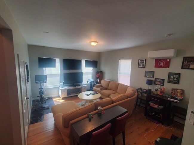 Building Photo - 41 Washburn St