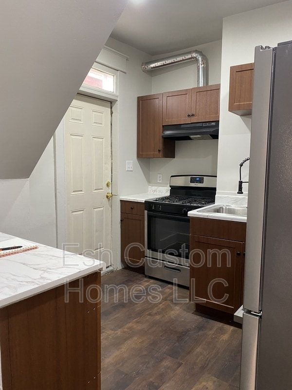 Building Photo - 508 S Prince St