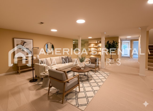 Building Photo - Spacious Five Bedroom Residence in Meadowbrook!