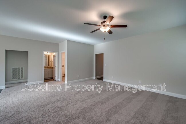 Building Photo - 1529 Holton Rd