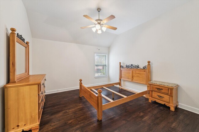 Building Photo - 11 Knotwood Ct
