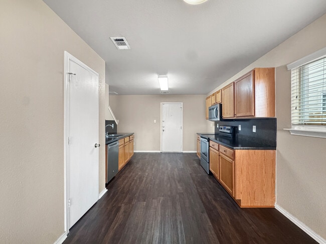 Building Photo - 8211 Heights Valley