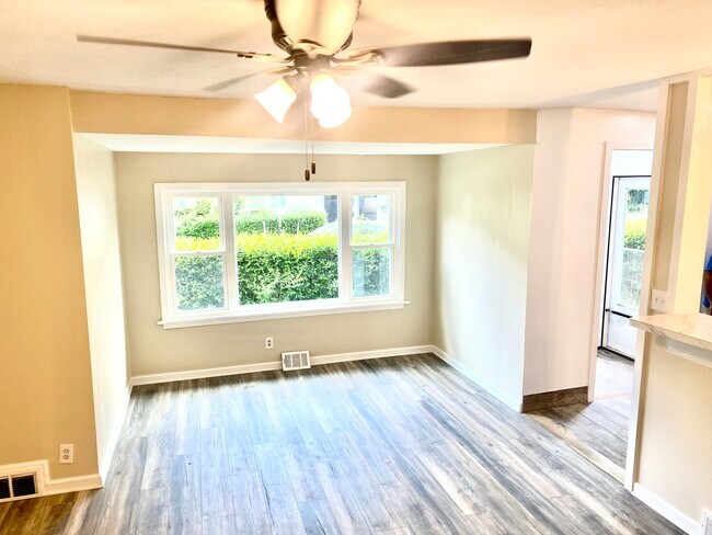 Building Photo - 60 Bridgeman St