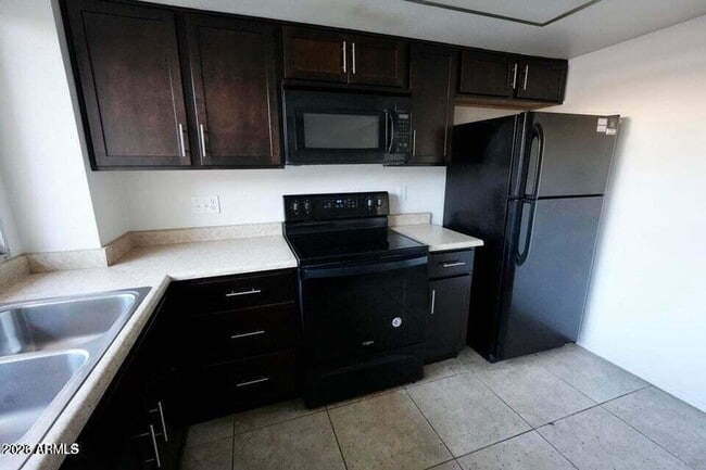 Building Photo - 3320 S Juniper St