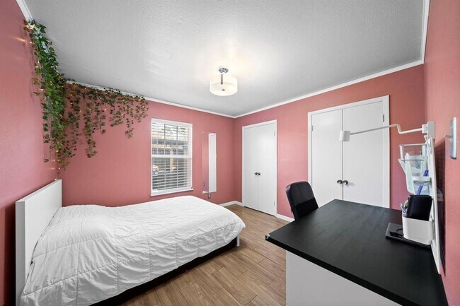 Building Photo - 8931 Gaylord Dr