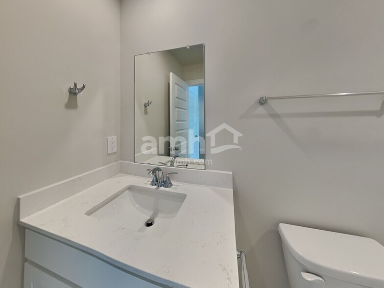 Building Photo - 548 Crowder Pl