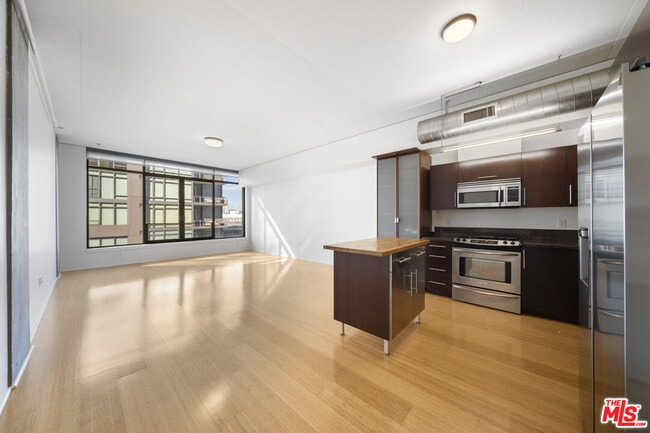 Building Photo - 1111 S Grand Ave