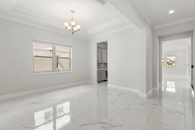 Building Photo - 10511 Royal Cypress Way