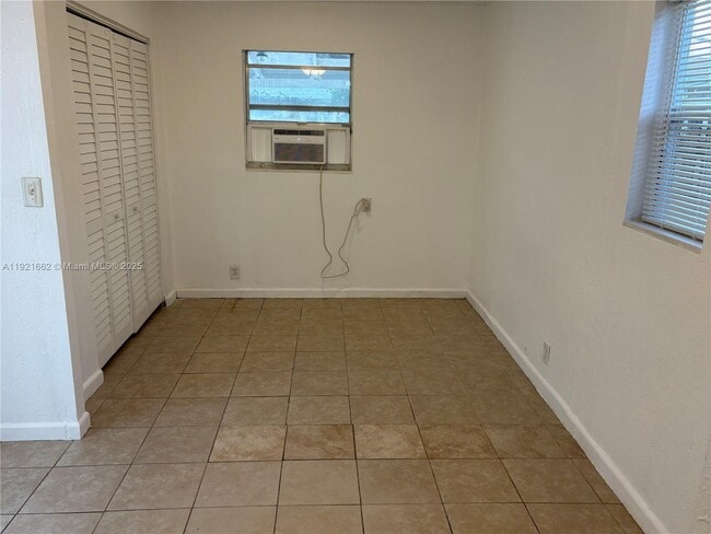 Building Photo - 610 E Campus Cir