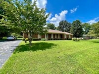Building Photo - 205 Browning Pl