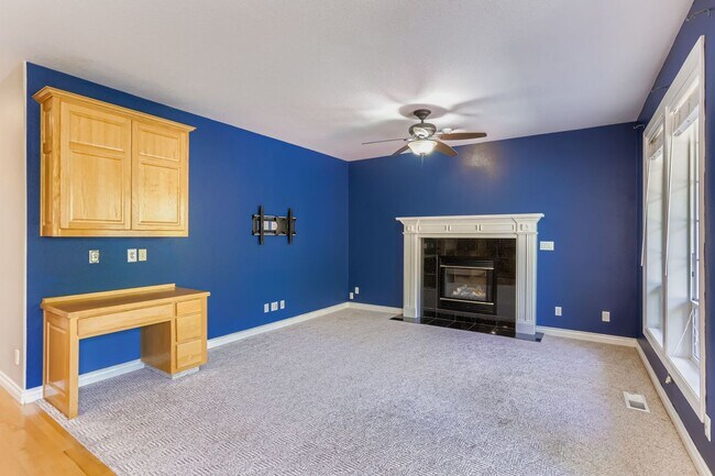 Building Photo - Spacious Bethany Home with Attached Garage, Fenced Yard, Washer/Dryer Included