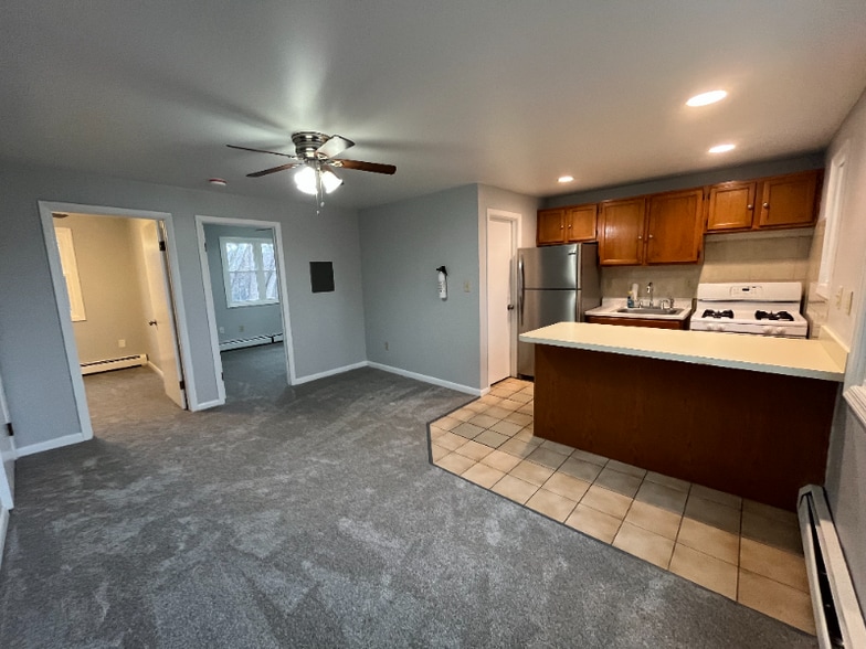 Building Photo - 30 Carolyn Terrace