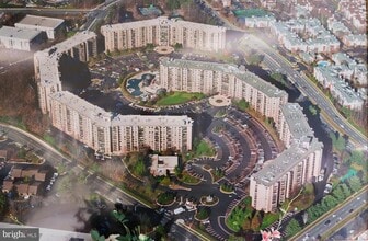 Building Photo - 8350 Greensboro Dr