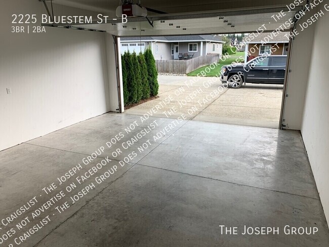 Building Photo - 2225 Bluestem St