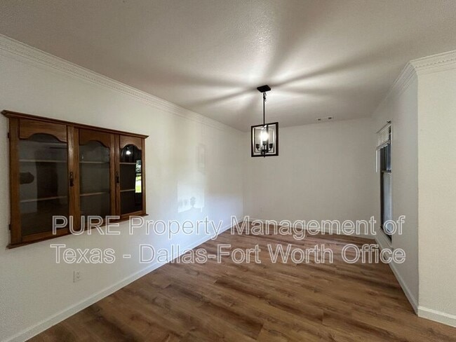 Building Photo - 8913 Sirocka Dr