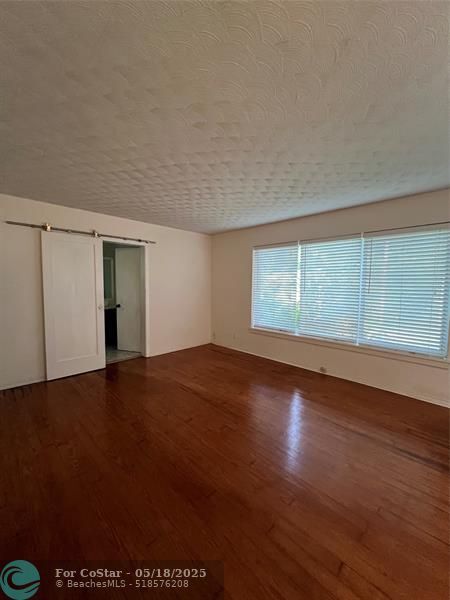 Building Photo - 817 NE 37th St