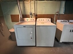 Building Photo - 138 Sherman St