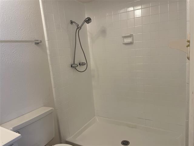 Building Photo - 7533 Parkwood Ln