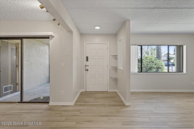 Building Photo - 1145 N Shannon Ave