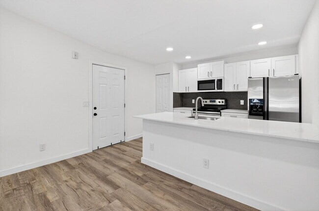 Building Photo - 1825 Palm Cove Blvd