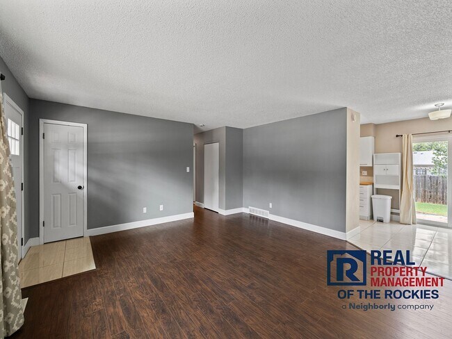 Building Photo - Charming 3-Bed, 1.5-Bath Home in Desirable West Fort Collins!