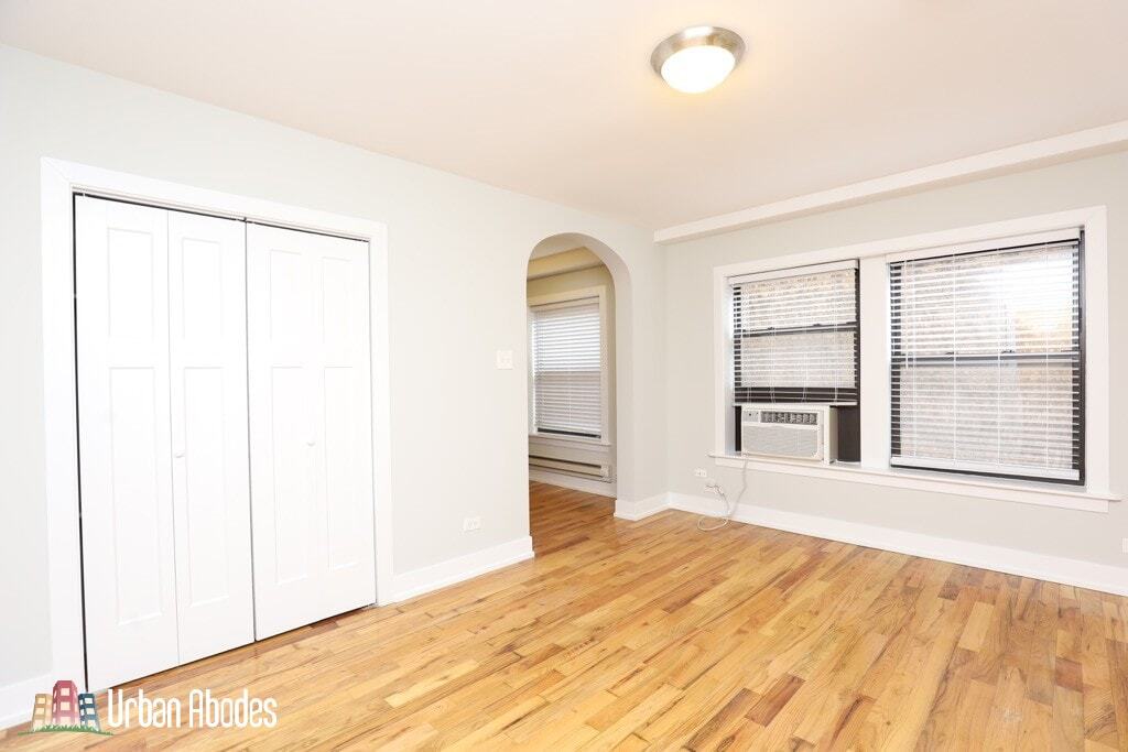 Building Photo - 557 W Arlington Pl