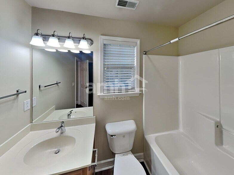 Building Photo - 2042 Keene Cir