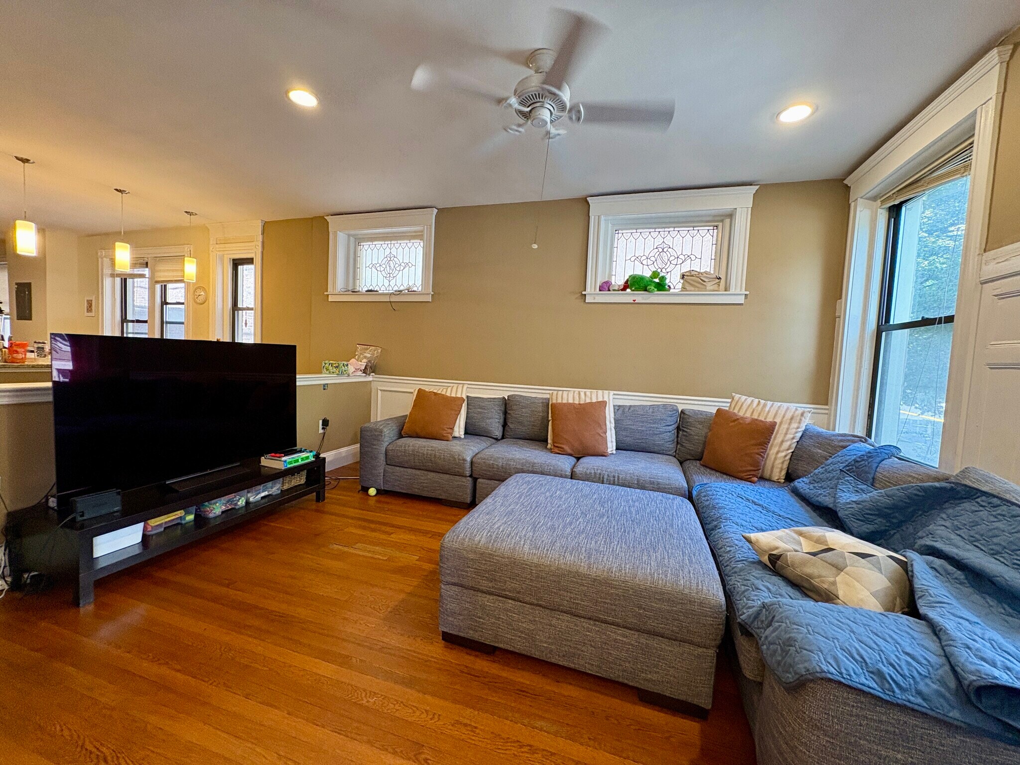 Building Photo - 184 Saint Paul St