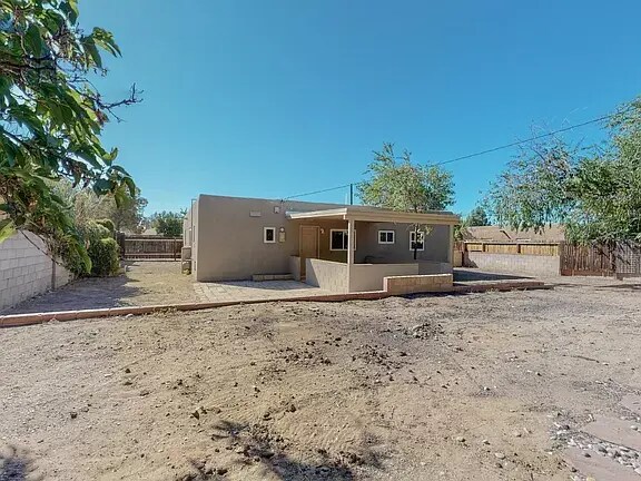 Building Photo - 8817 Candelaria Rd NE