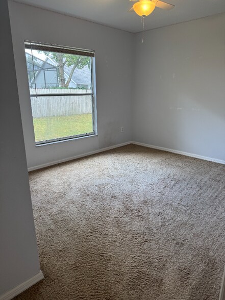 Building Photo - 1002 Stout Ct