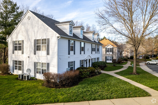 Building Photo - The Grande at Colts Neck