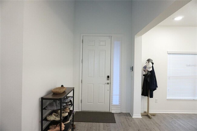 Building Photo - 5732 Newberry Pnes Ave