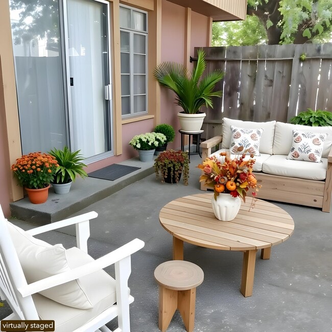 Building Photo - 902 F St