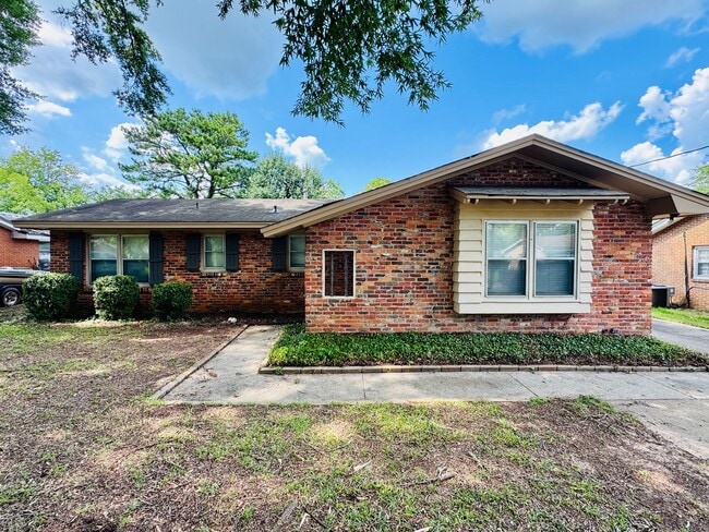 Primary Photo - Check Out This 3 Bedroom / 2 Bathroom BRIC...
