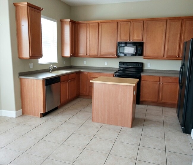 Building Photo - Oviedo 4 Bed 2 Bath Pool Home in Live Oak - Oviedo