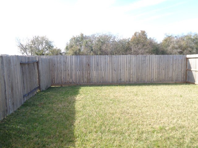 Building Photo - 17147 Oakwood Chase Dr