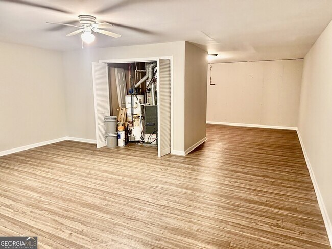 Building Photo - 2290 Fairways Ct