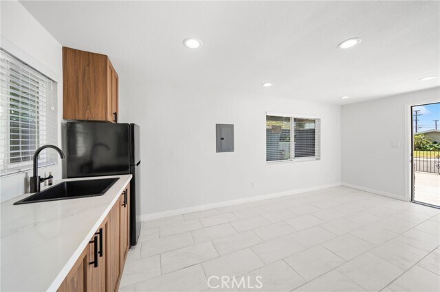 Building Photo - 1610 N Amador Ave