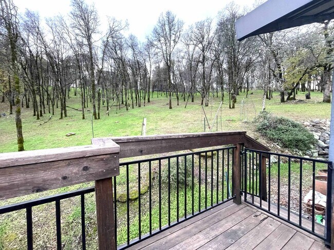 Building Photo - 3 bedroom 3 bath plus a large room downstairs in Lake Wildwood, Penn Valley, CA