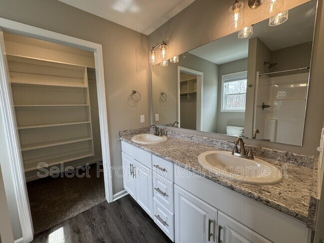 Building Photo - 8225 Catberry Trl