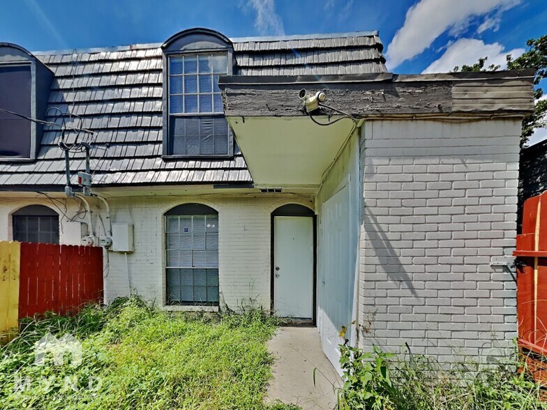 Building Photo - 1908 W Sanford St