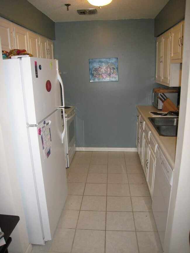 Building Photo - 47 S Williams St