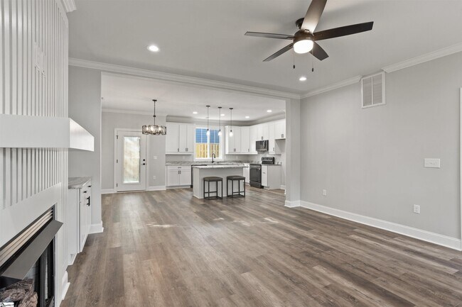 Building Photo - 401 Old Augusta Rd