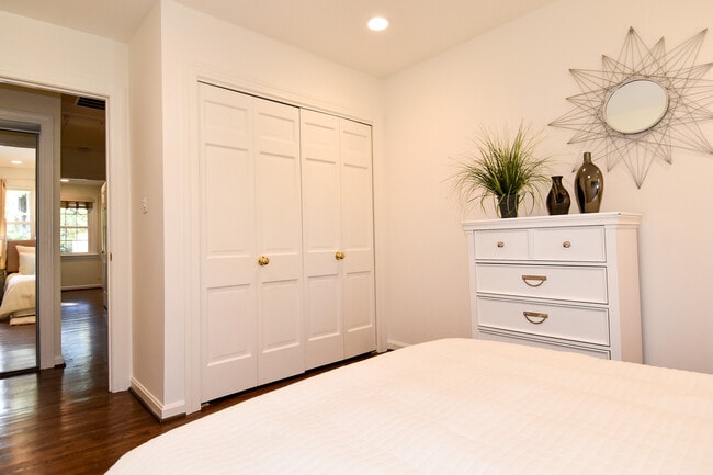 Building Photo - 601 G St SW