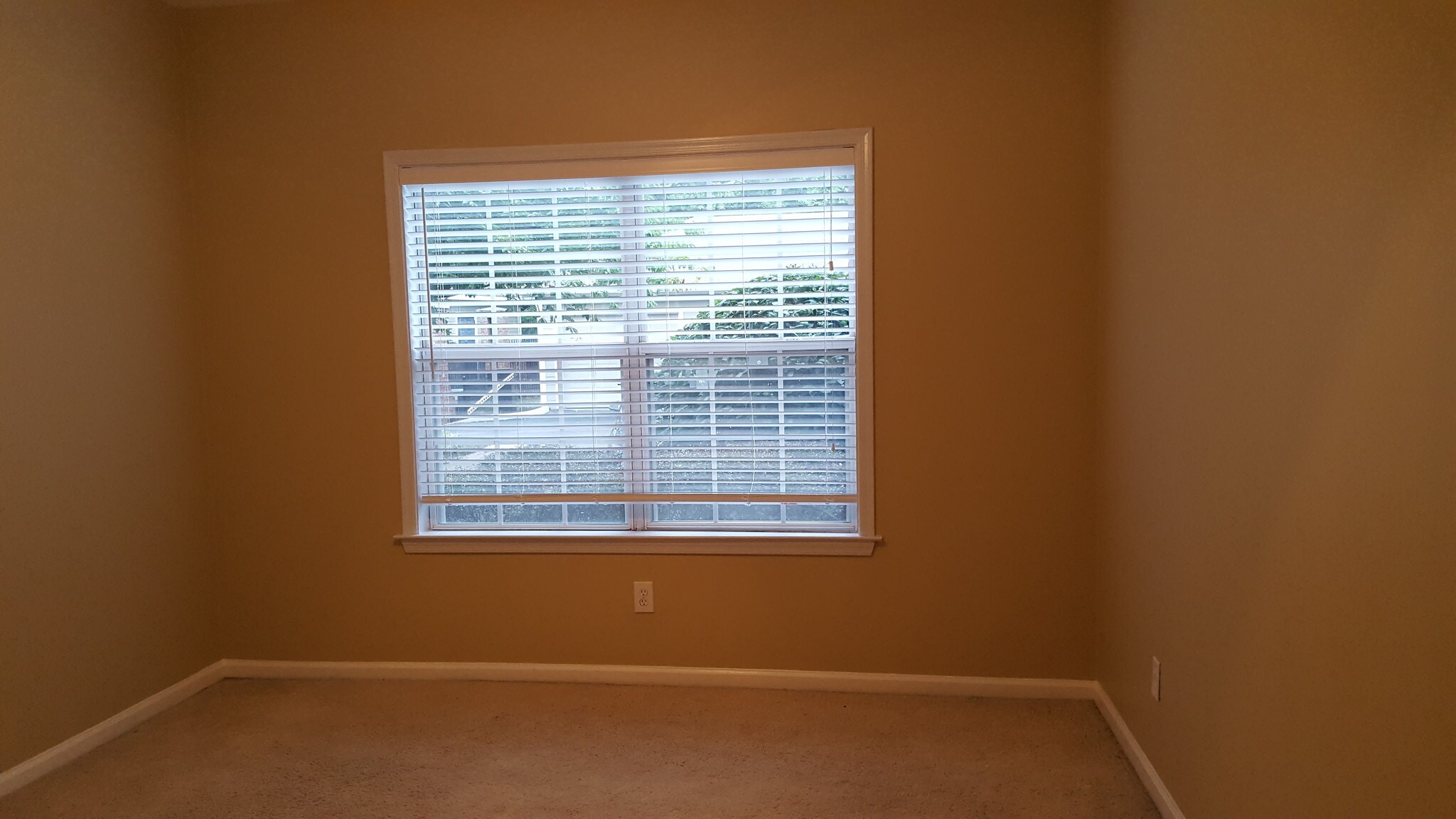 Building Photo - 2025 Woodmont Blvd