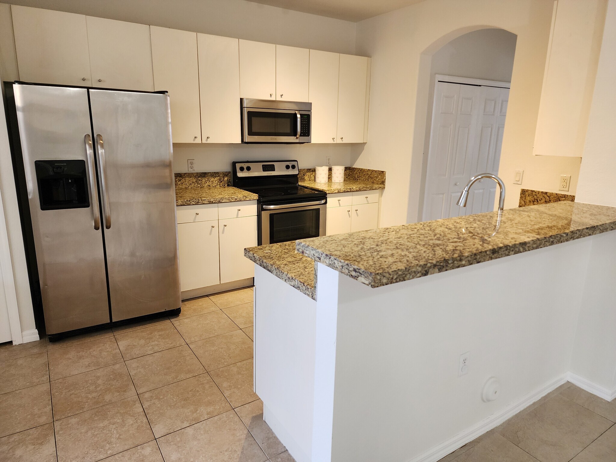 Building Photo - 10831 SW 240th Ln