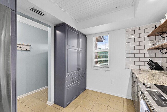 Building Photo - 11 Oceanside Dr