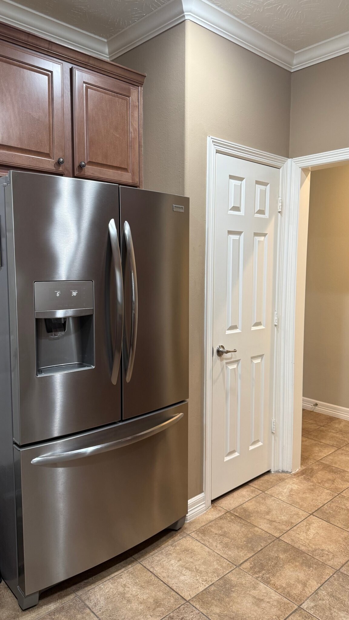 Building Photo - 4014 Waterford Ln