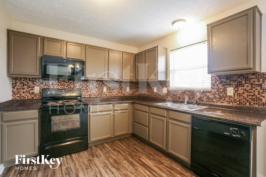 Building Photo - 6046 Lake Freeman Dr