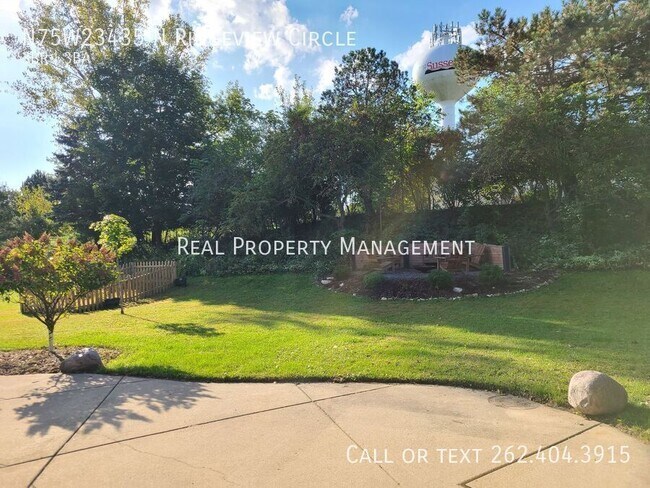 Building Photo - N75W23435 N Ridgeview Cir